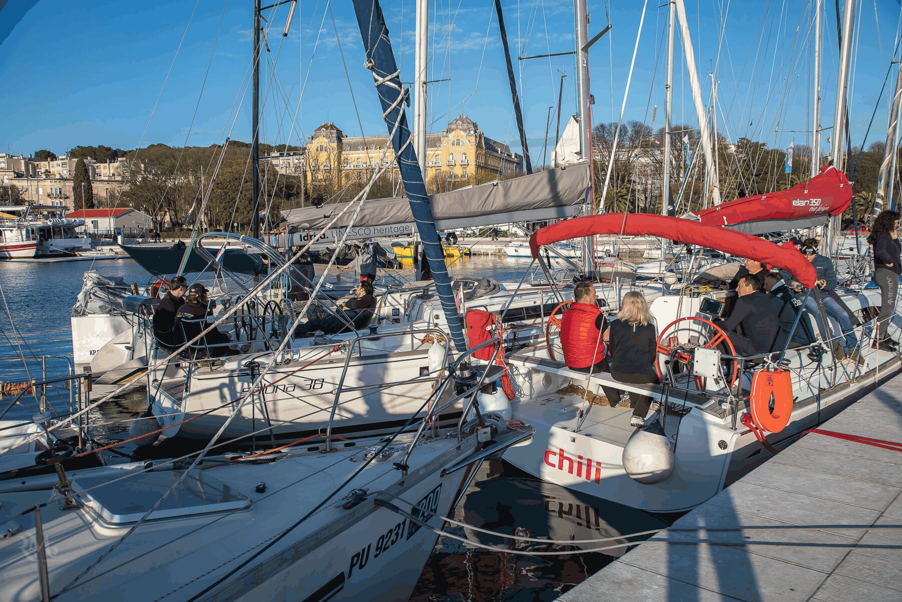 Jedrilice Chili i Elona 38 uz vez